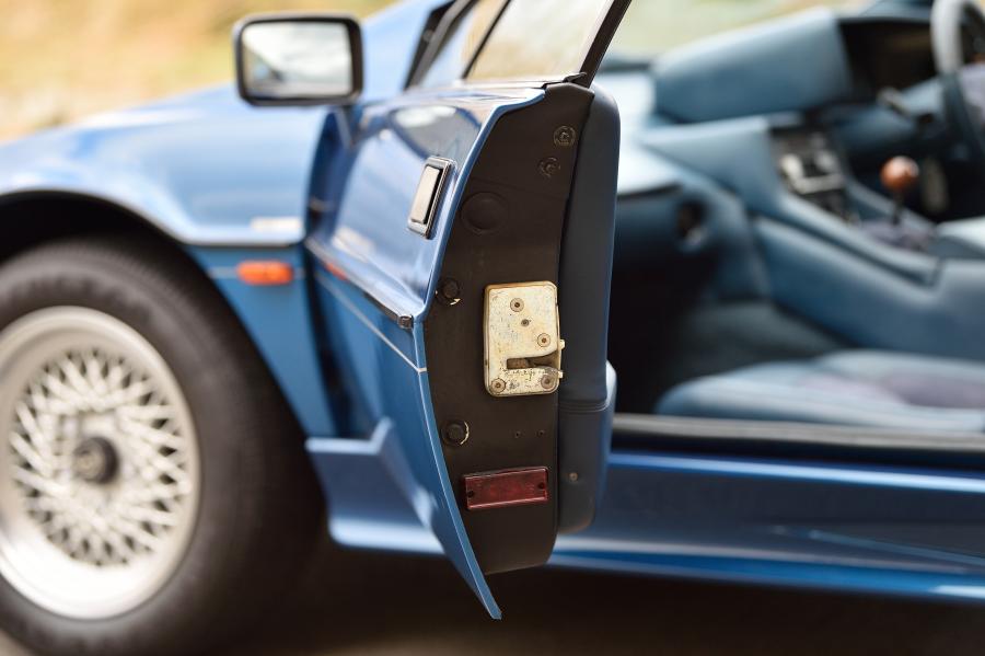Детали экстерьера Lotus Esprit Turbo HC Limited Edition 1987 года  (фото 111 из 181)